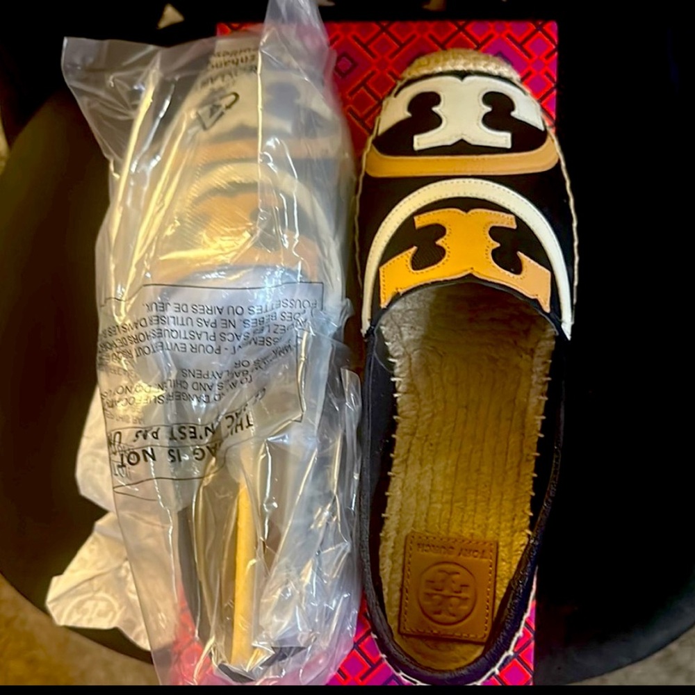 Beautiful Tory Burch Navy with Tan and White   Espadrilles sz 8.5